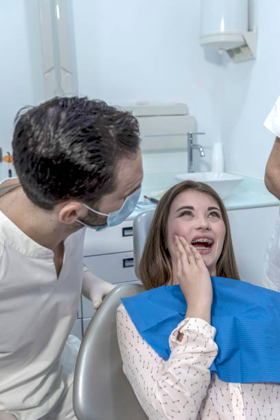 Best Emergency Tooth Extraction  in Lyndon, KS